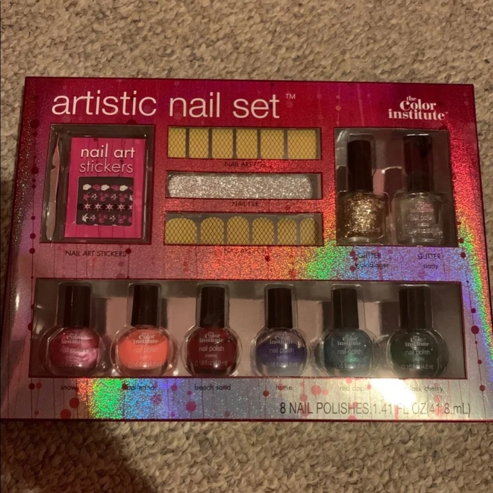 Artistic nail art and care set
